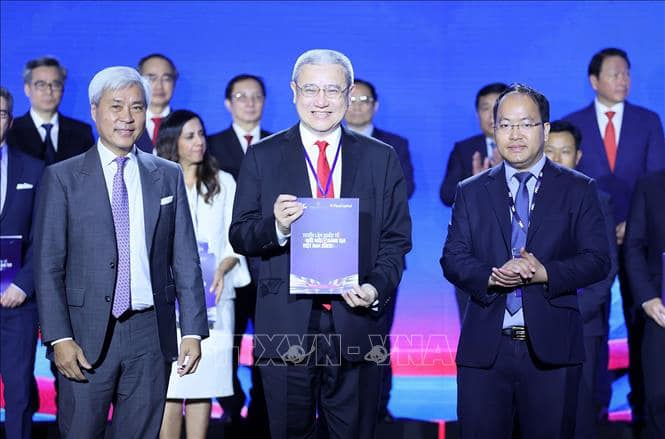 Công bố MOU giữa ông Don Lam - Giám đốc điều hành VinaCapital, ông CY Huang - Nhà sáng lập Liên minh Ảnh hưởng Đông Nam Á và NIC